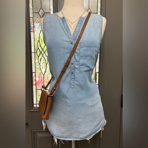 Terre Bleue Chambray Sleeveless Lightweight Tunic Top - Picture 1 of 6